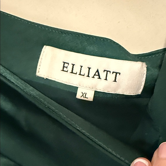 Elliatt One-Shoulder Green Dress - Picture 3 of 3